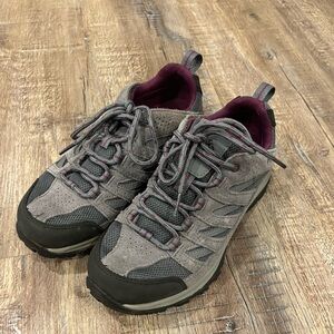 Columbia women’s hiking shoes size 7